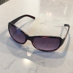 Elegant Black and Purple Women's Sunglasses